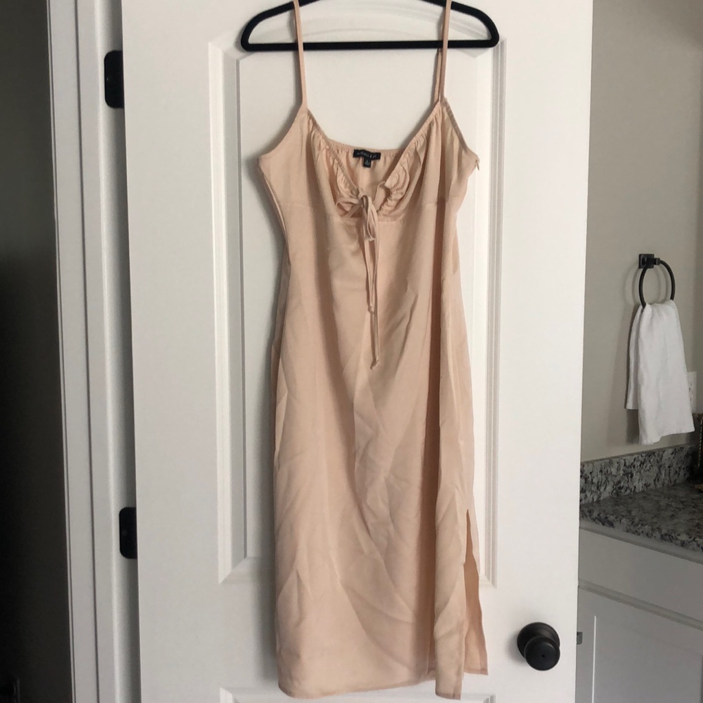 Kendall & Kylie Creamy Beige Slip Dress L Adjustable Straps Feminine